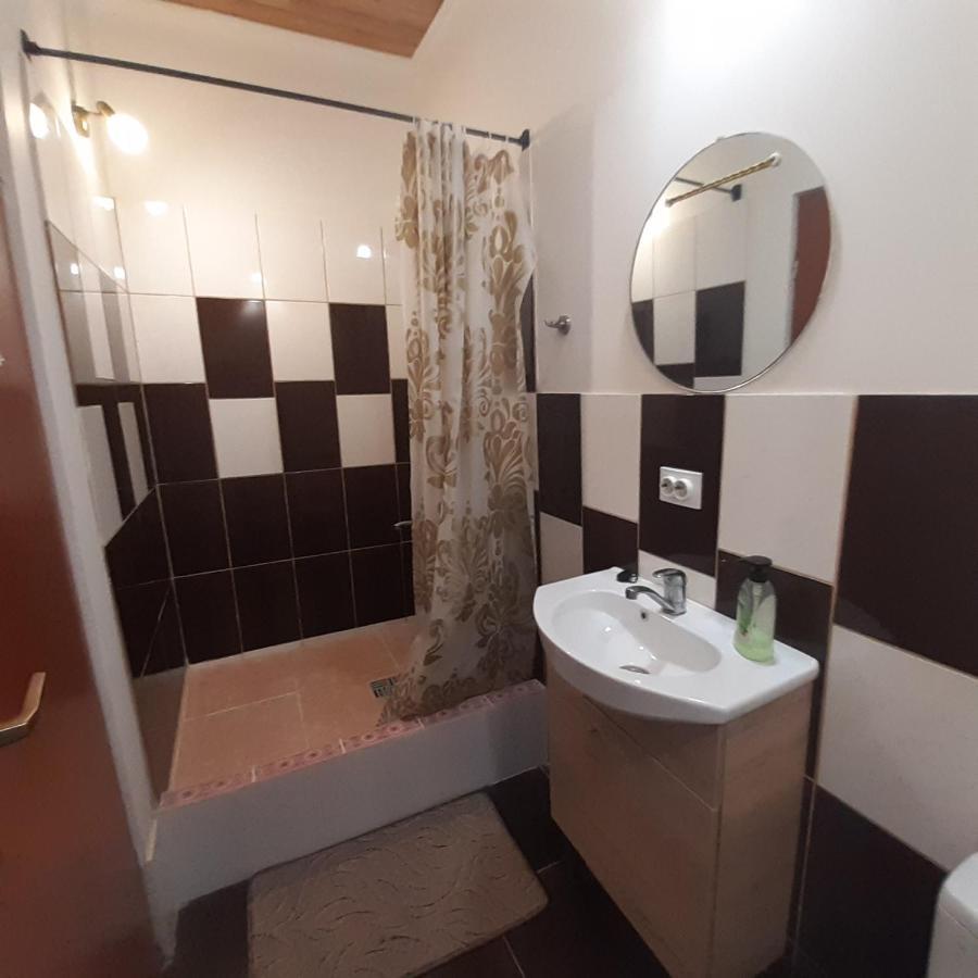 Viesu Nams "Laimes Pakavs" Hotel Straupe Ngoại thất bức ảnh